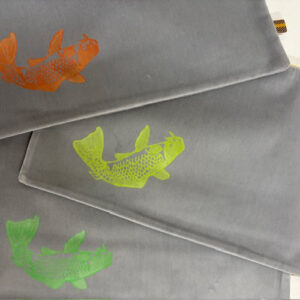 Tablethoes velvet met blockprint vis (22*37cm)